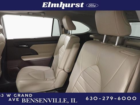 Used 2022 Toyota Highlander XLE image 25