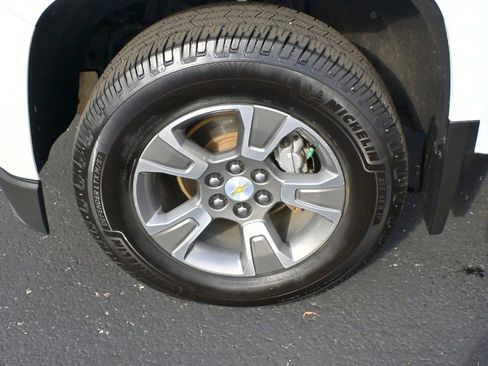 Used 2019 Chevrolet Colorado Z71 image 32