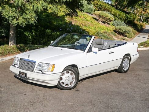 Used 1995 Mercedes-Benz E 320 Convertible image 3