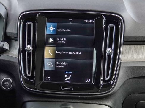 Used 2021 Volvo XC40 T4 Inscription image 25