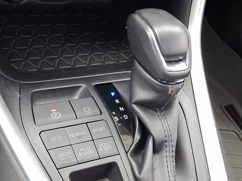 Certified 2020 Toyota RAV4 XLE Premium image 15