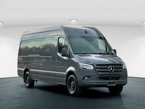 Used 2023 Mercedes-Benz Sprinter 2500 image 9