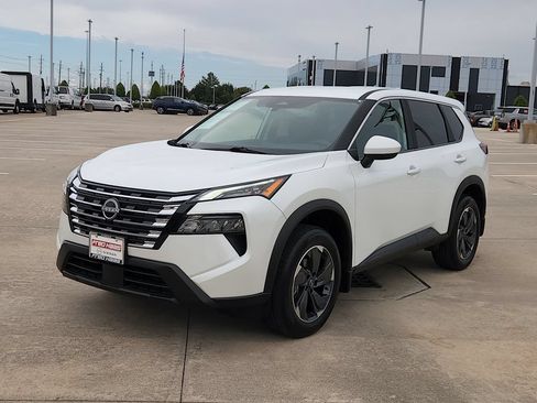 Used 2026 Nissan Rogue SV FWD image 9