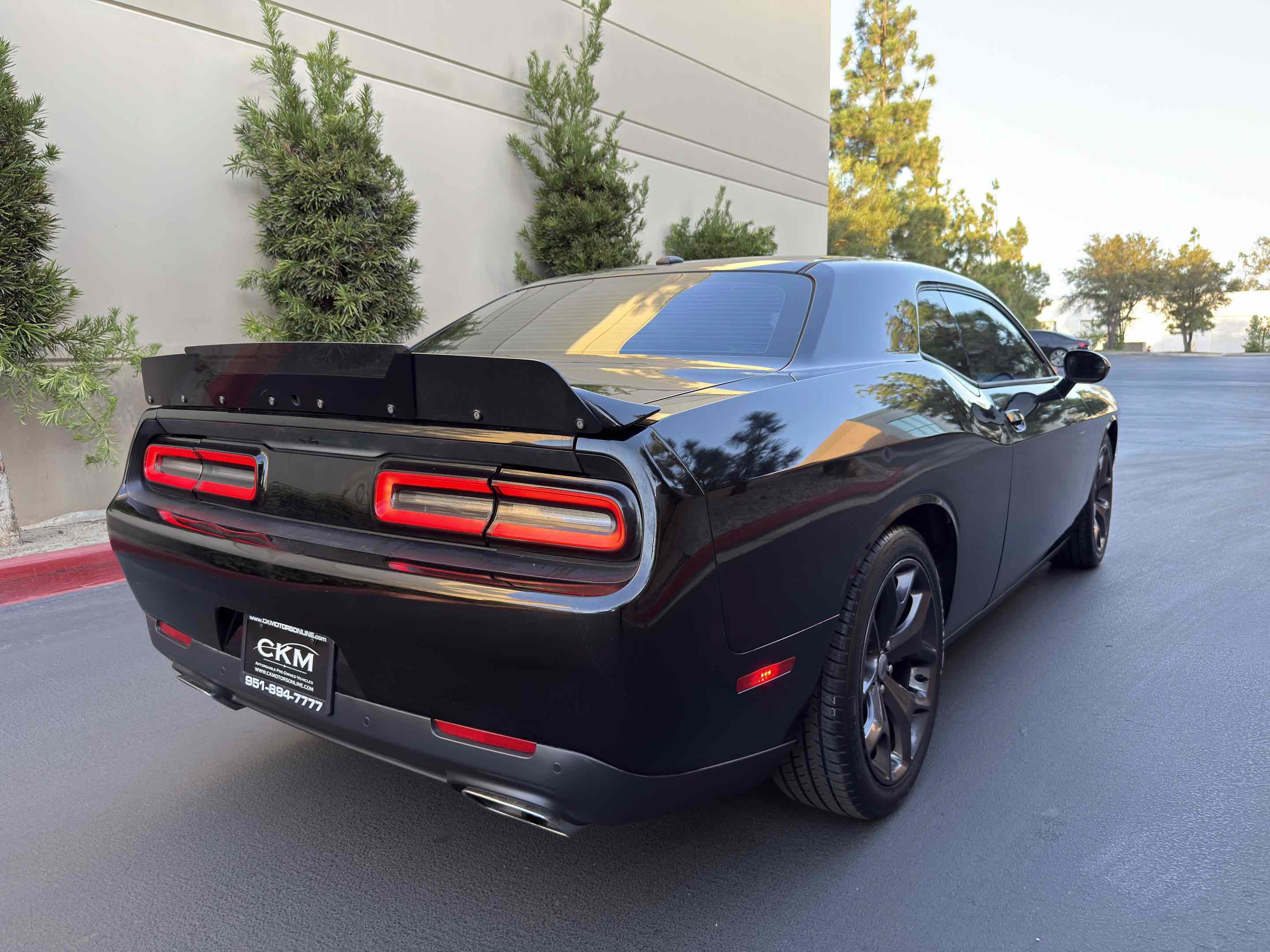 Used 2018 Dodge Challenger R/T RWD image 10
