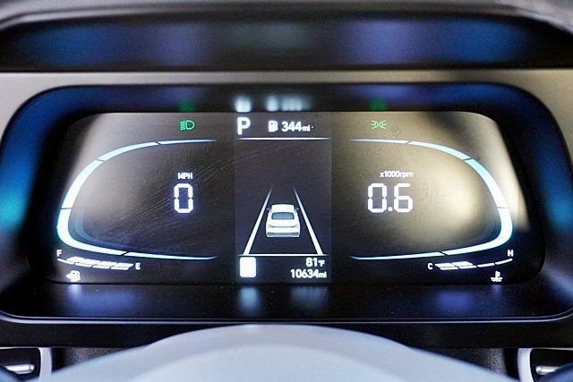 Certified 2026 Hyundai Elantra Sport FWD image 43