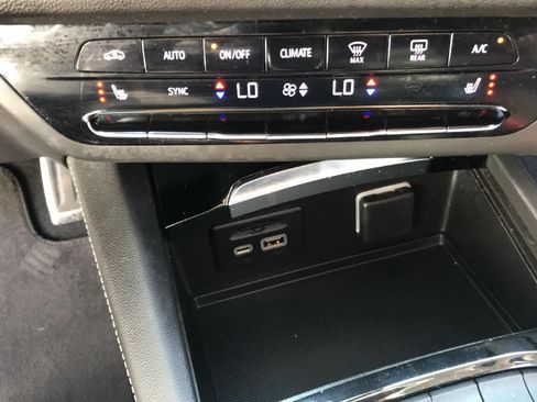 Certified 2023 Buick Envision Essence w/ Technology Package I AWD/4WD image 40