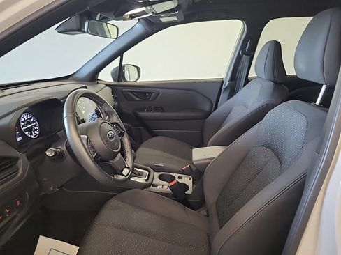 Used 2025 Subaru Forester Premium AWD/4WD image 9