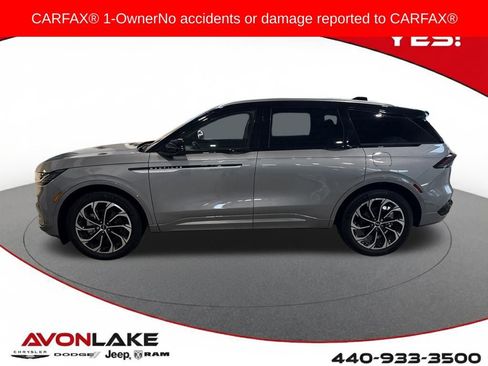 Used 2024 Lincoln Nautilus Reserve image 2