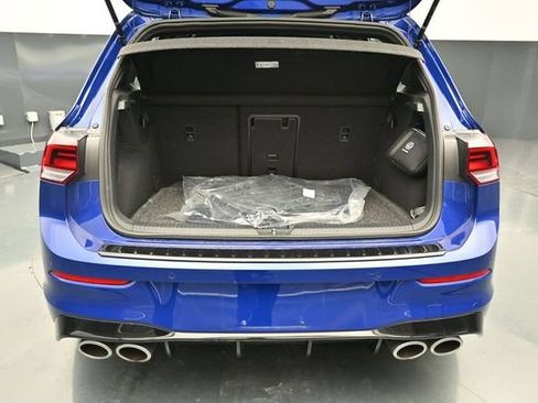 Used 2024 Volkswagen Golf R AWD/4WD image 9