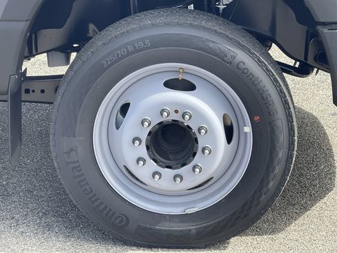 New 2024 Ford F550 2WD SuperCab Super Duty image 10