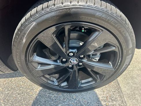 Used 2023 Buick Envision Preferred FWD image 9