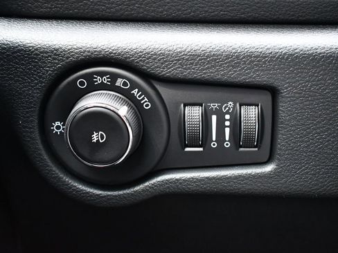 New 2026 Chrysler Pacifica Select image 14