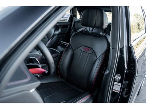 Used 2023 Bentley Bentayga Extended Wheelbase image 25