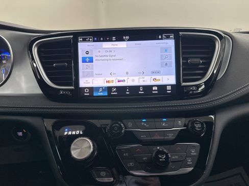 New 2026 Chrysler Pacifica Limited w/ S Appearance Package AWD/4WD image 49
