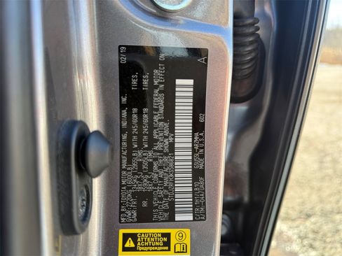 Used 2019 Toyota Highlander XLE image 24