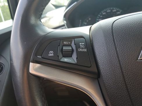 Used 2019 Chevrolet Trax LT w/ LT Convenience Package FWD image 22