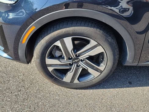 Certified 2022 Kia Sorento SX Prestige w/ Panoramic Sunroof Package AWD/4WD image 38