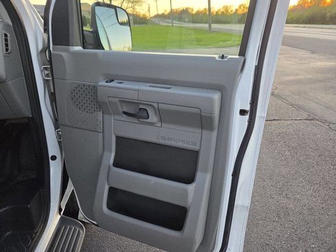 Used 2013 Ford E-350 and Econoline 350 Extended Super Duty w/ PWR Group image 17