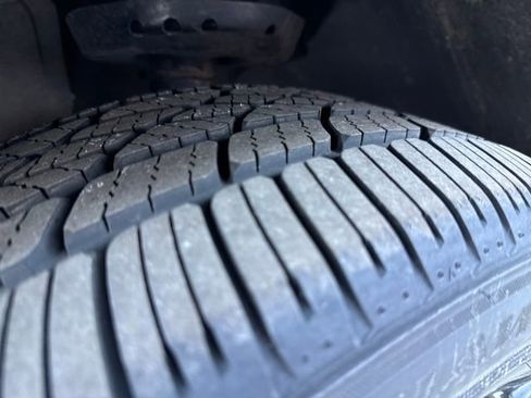 Certified 2024 Chevrolet Trax RS w/ Driver Confidence Package image 28