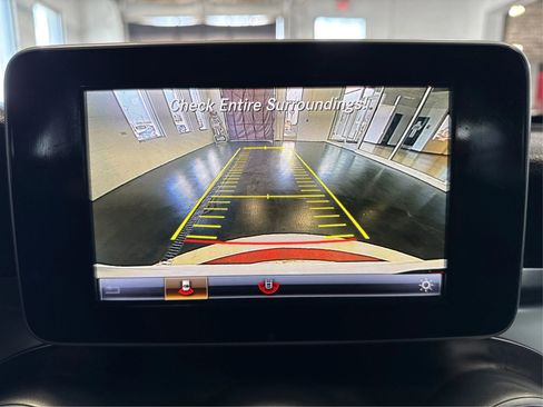 Used 2018 Mercedes-Benz GLC 300 4MATIC image 29