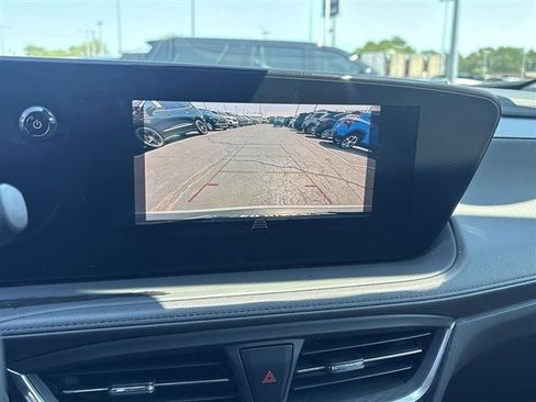 Certified 2024 Buick Encore GX Preferred w/ Comfort Package FWD image 14