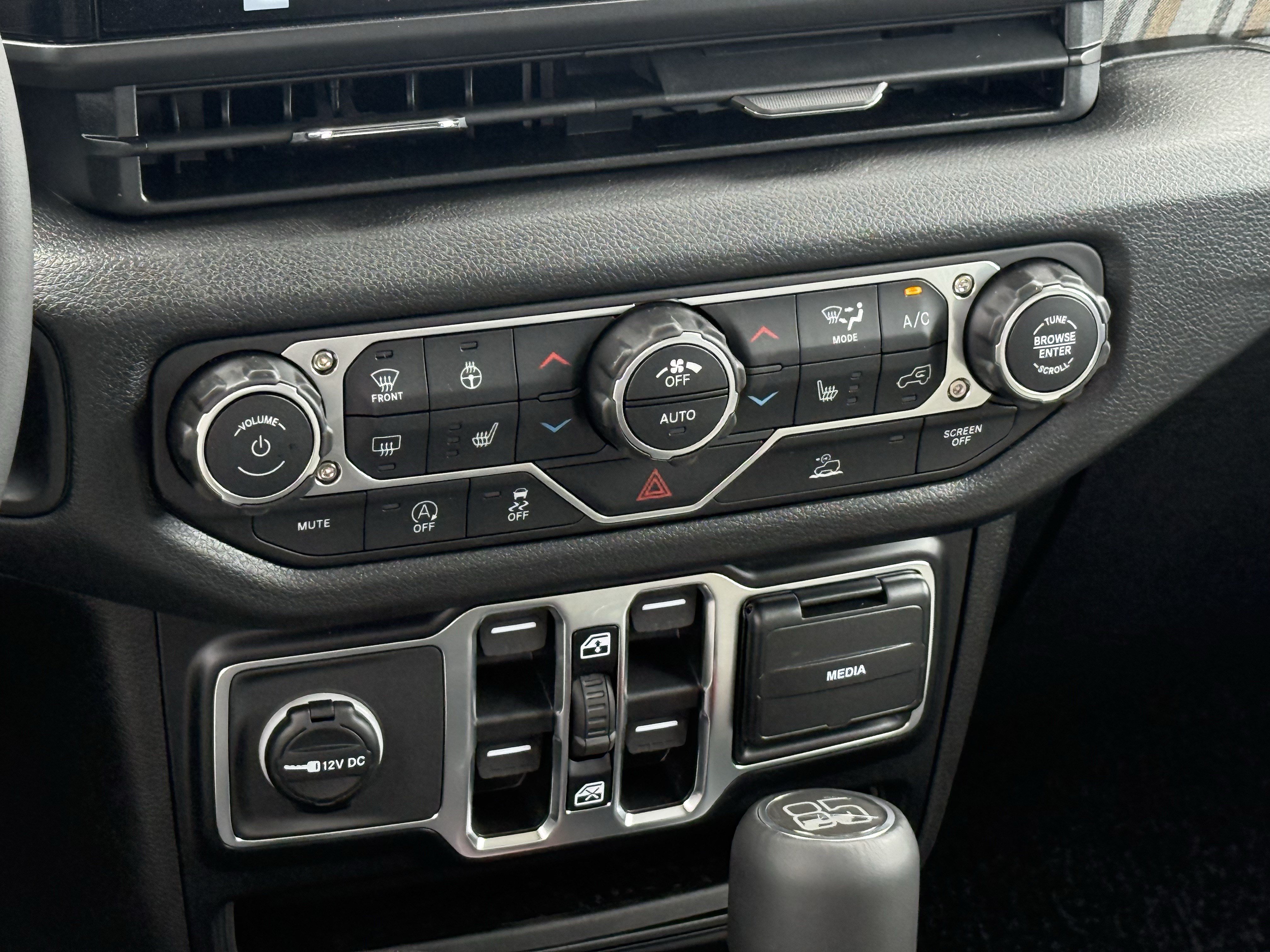 New 2026 Jeep Gladiator Sport AWD/4WD image 14
