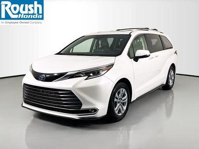 Used 2022 Toyota Sienna Platinum