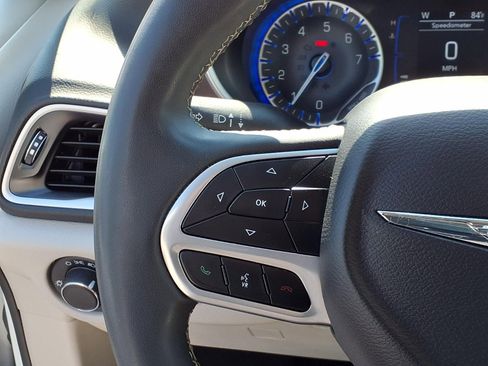 Used 2023 Chrysler Voyager LX FWD image 13