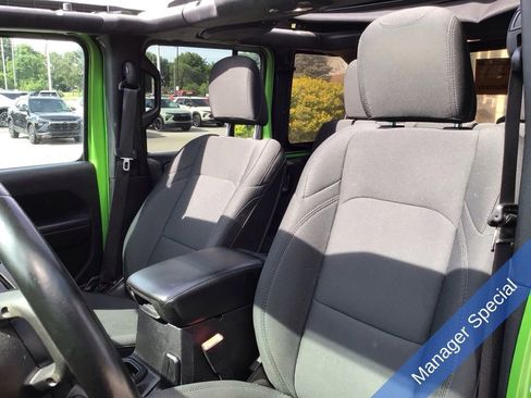 Used 2018 Jeep Wrangler Unlimited Sport S AWD/4WD image 24