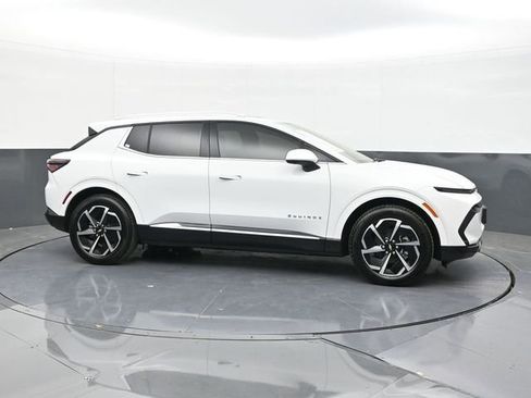 New 2025 Chevrolet Equinox EV LT image 19
