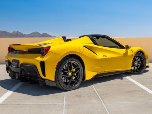 Used 2020 Ferrari 488 Pista Spider RWD image 8