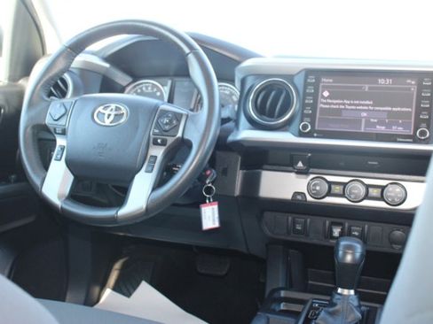 Certified 2020 Toyota Tacoma SR5 image 24