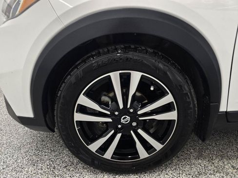 Used 2019 Nissan Kicks SV FWD image 33