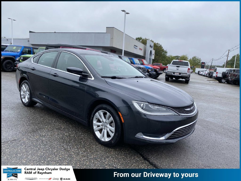 Used 2017 Chrysler 200 Limited Platinum w/ Comfort & Convenience Group FWD image 1