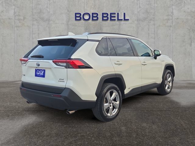 Used 2021 Toyota RAV4 XLE Premium AWD/4WD image 5