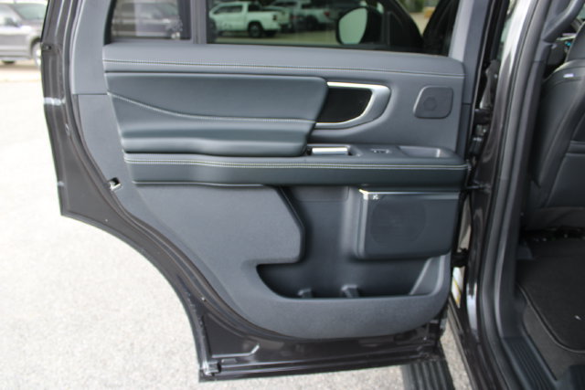 New 2027 Ford Expedition Platinum w/ Stealth Appearance Package AWD/4WD image 8