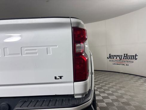 Used 2023 Chevrolet Silverado 2500 LT AWD/4WD image 29