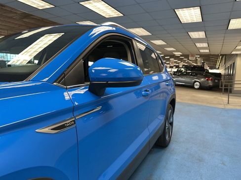 Used 2024 Volkswagen Taos SE image 17