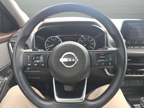 Certified 2023 Nissan Rogue SV FWD image 14