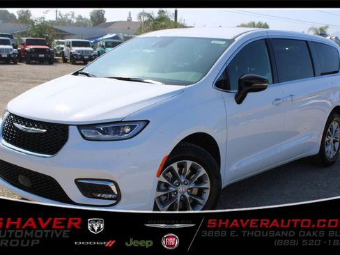 New 2026 Chrysler Pacifica Select image 1