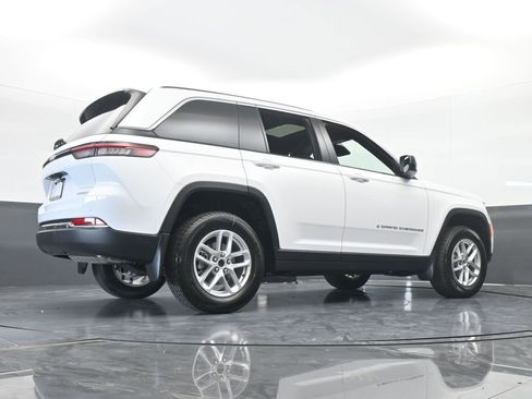 Used 2025 Jeep Grand Cherokee Laredo X RWD image 55