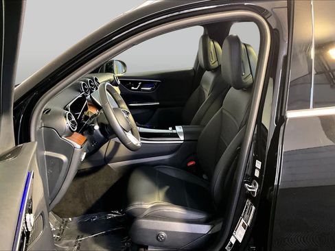Used 2026 Mercedes-Benz GLC 300 4MATIC image 9