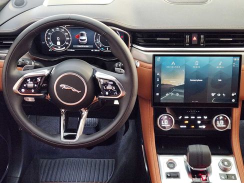 New 2026 Jaguar F-PACE R-Dynamic S AWD/4WD image 43