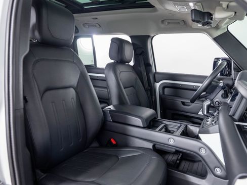 Used 2020 Land Rover Defender 110 HSE image 28