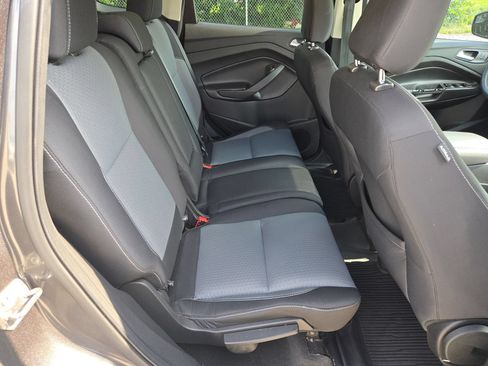 Used 2018 Ford Escape SE w/ SE Sync 3 Package FWD image 24