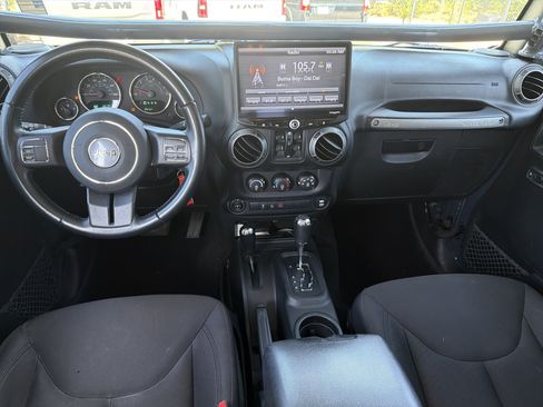 Used 2018 Jeep Wrangler Unlimited Sport S AWD/4WD image 27