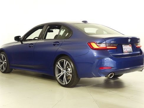 Used 2023 BMW 330i xDrive Sedan w/ Premium Package AWD/4WD image 9