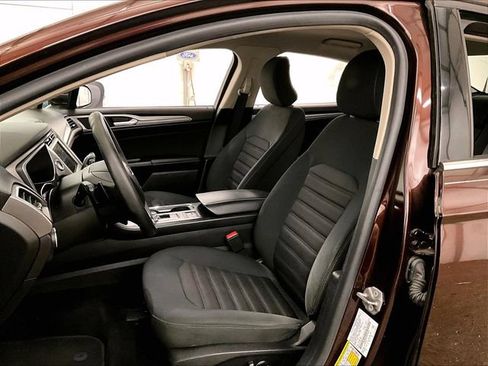 Used 2019 Ford Fusion SE FWD image 24