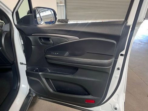 Used 2023 Honda Passport EX-L image 12