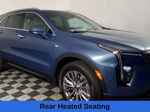 Used 2025 Cadillac XT4 Premium Luxury w/ Cold Weather Package image 5